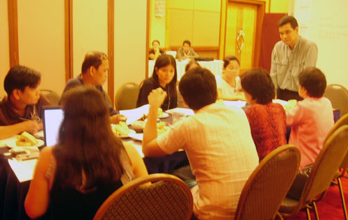 That's me at Taal Vista Hotel (8 Nov 2007)