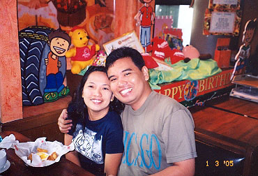 Danny Arao and Joy Balean at Don Henricos in Malate, Manila (3 January 2005)